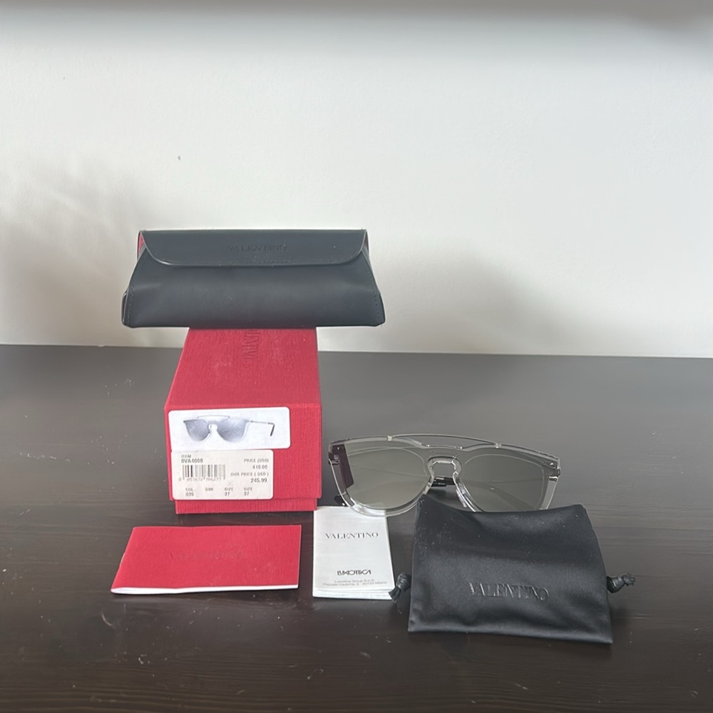 NWT Valentino Clear Frame Sunglasses with Black Pouch
